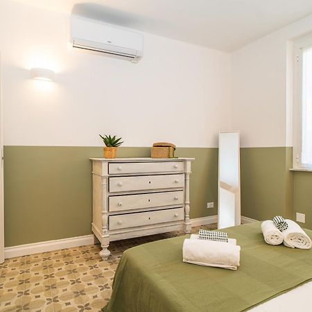 H H Moneglia Il Vicolo Apartment ภายนอก รูปภาพ