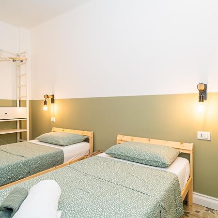 H H Moneglia Il Vicolo Apartment ภายนอก รูปภาพ