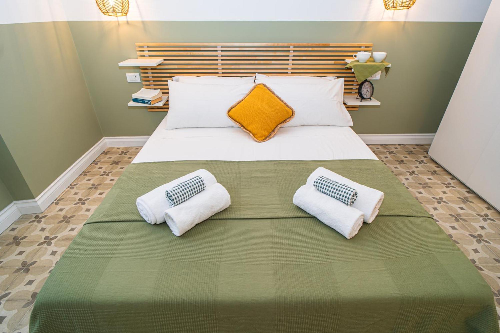H H Moneglia Il Vicolo Apartment ภายนอก รูปภาพ