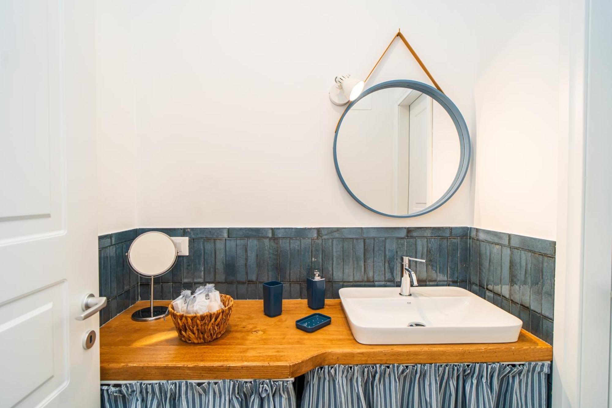 H H Moneglia Il Vicolo Apartment ภายนอก รูปภาพ